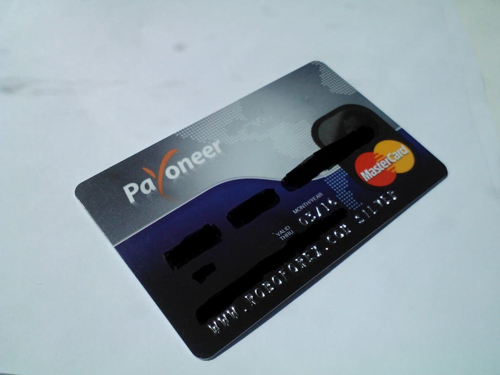 payoneer debetine kortele